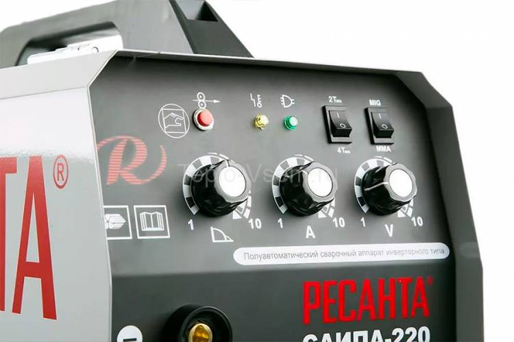 Полуавтоматический сварочный аппарат инверторного типа Ресанта САИПА-220 c функцией ММА 
